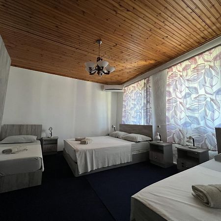 Onetwosleep Guesthouse Shkoder Exterior photo