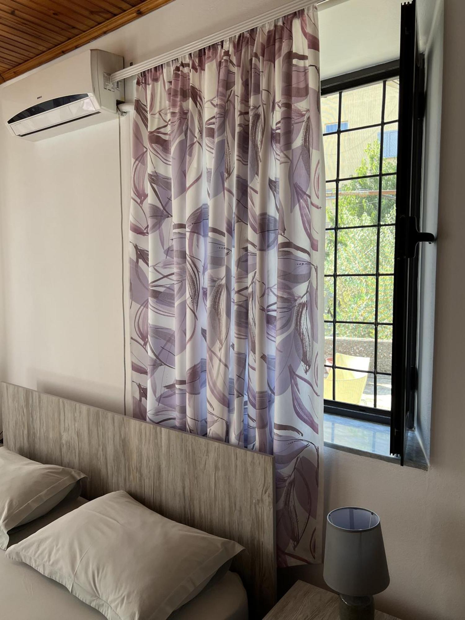 Onetwosleep Guesthouse Shkoder Exterior photo