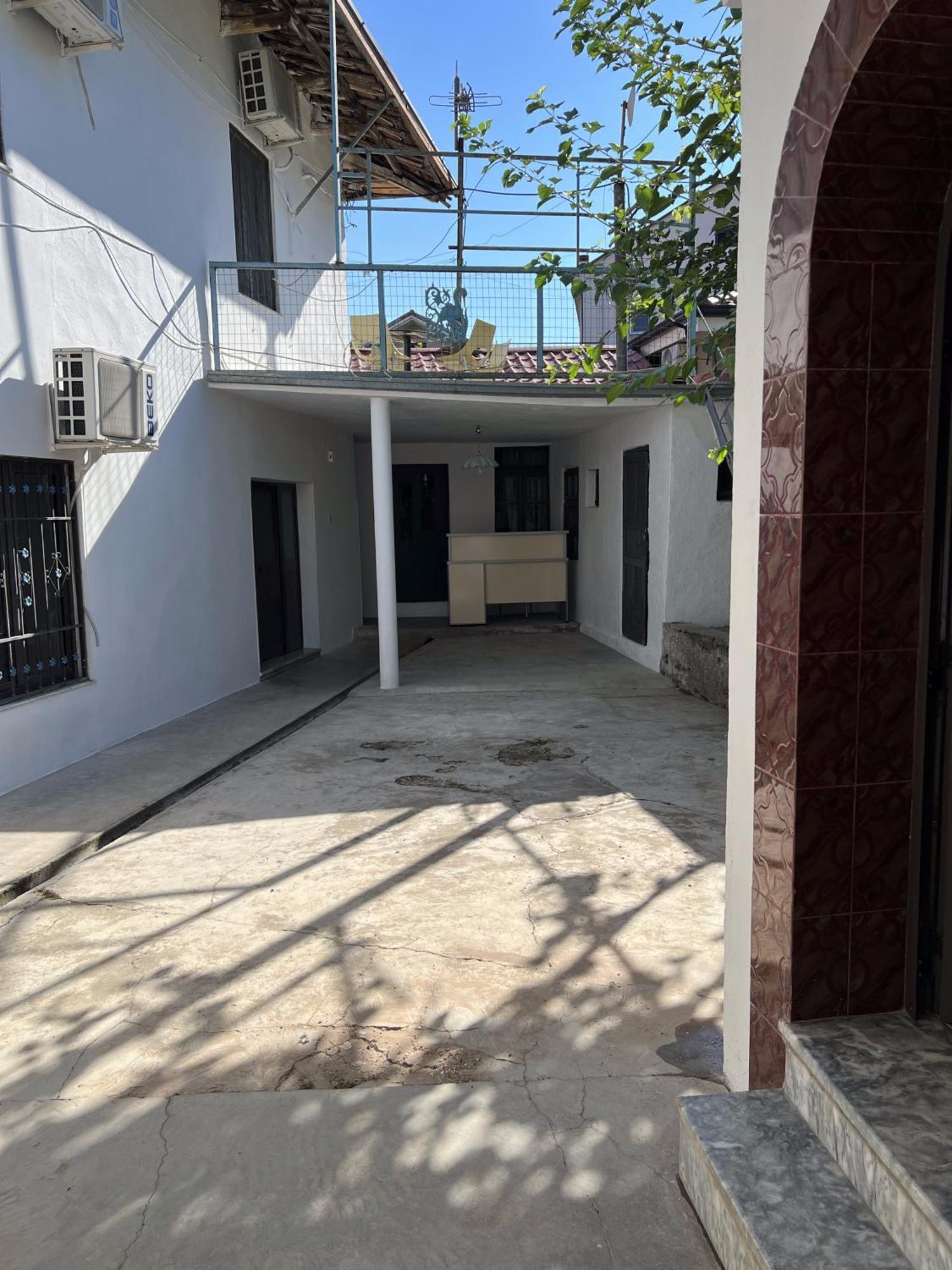 Onetwosleep Guesthouse Shkoder Exterior photo